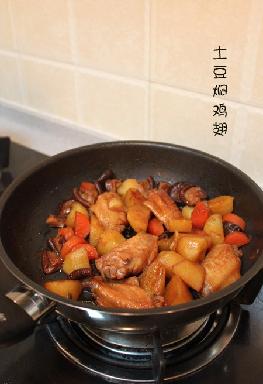 �����F����~������