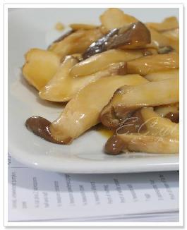 �������U��������