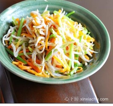 ���y�~���z������