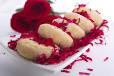 �r�������