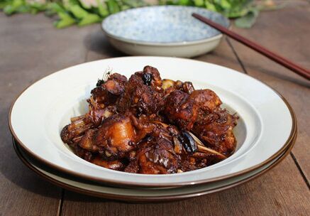 �����~������