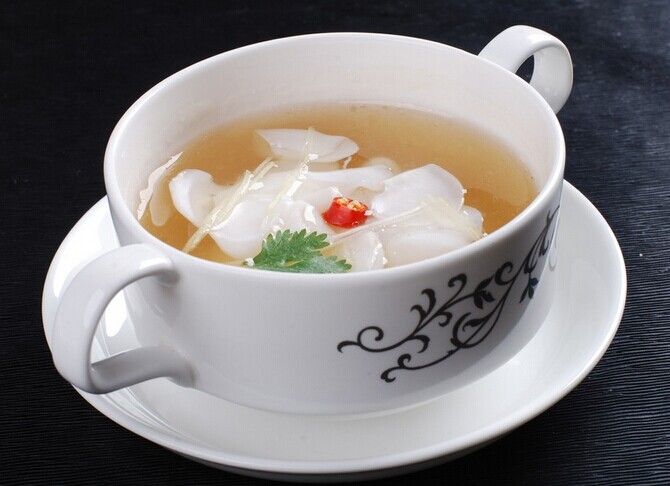 �������~����������