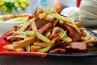 ���D�������